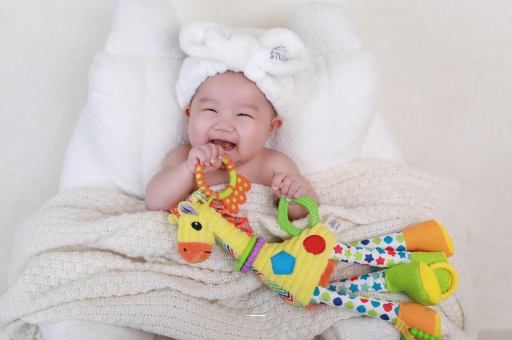 明港宝宝的口欲期