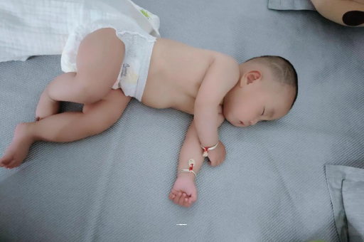 明港宝宝老打喷嚏怎么办